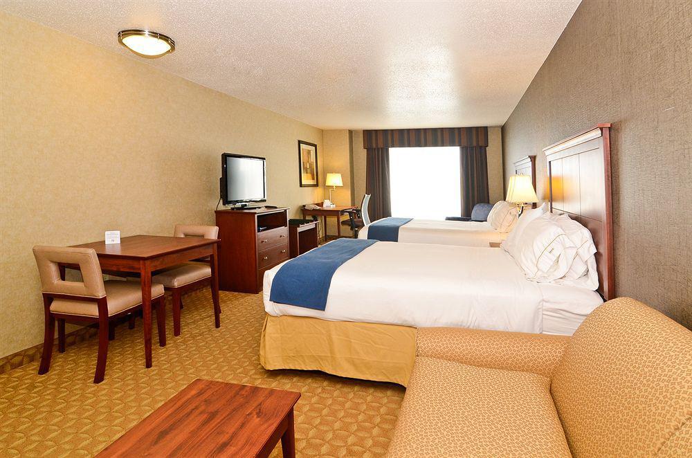 Holiday Inn Express Hotel & Suites Fort Atkinson By Ihg Eksteriør billede