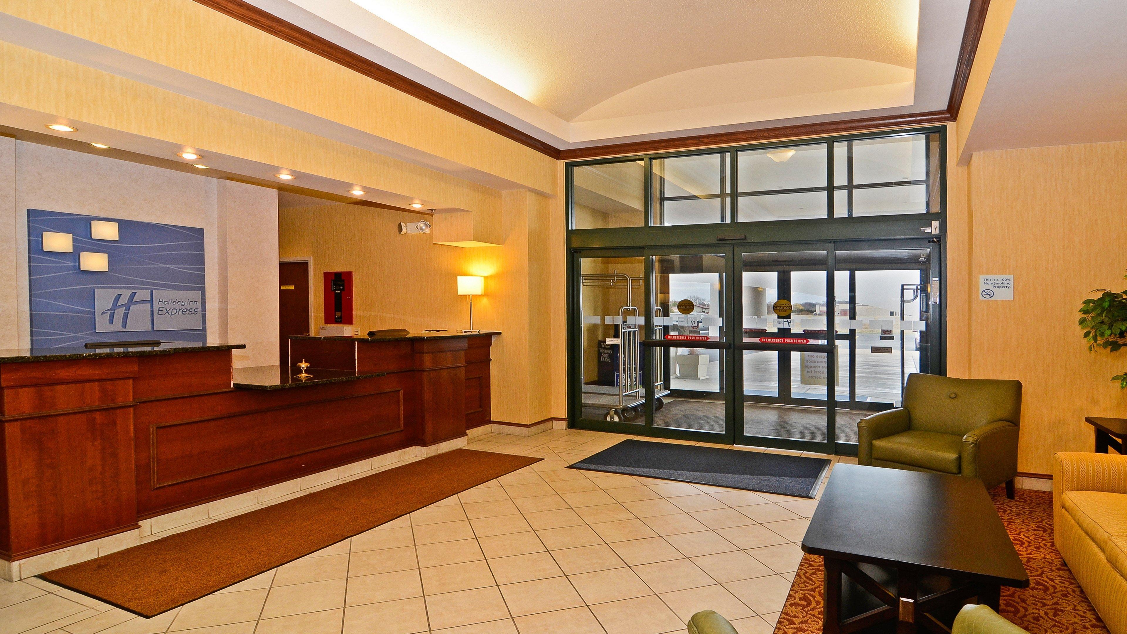 Holiday Inn Express Hotel & Suites Fort Atkinson By Ihg Eksteriør billede