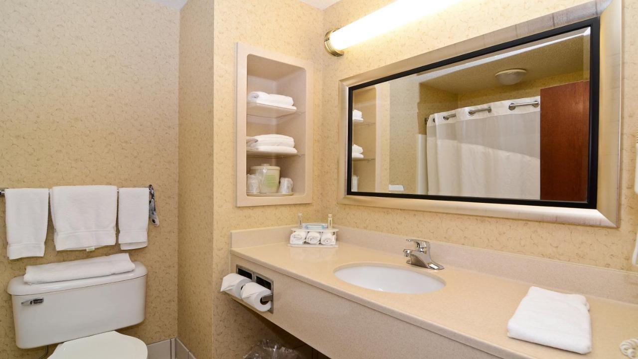 Holiday Inn Express Hotel & Suites Fort Atkinson By Ihg Eksteriør billede